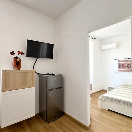 Bob's House Apartment